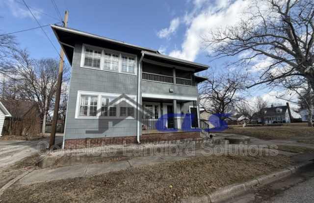 2266  1/2 Warren Street photos photos