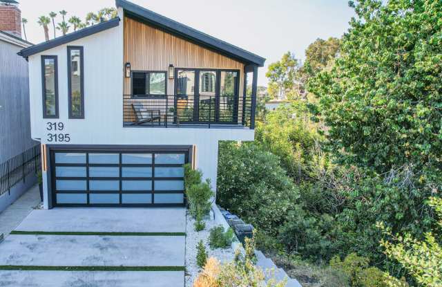 30+ Day Fully Stylishly furnished & Tastefully designed Newport Beach Vacation Rental Gallery 3