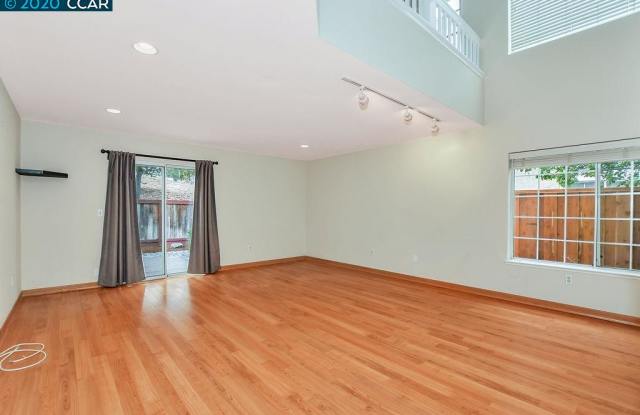 325 Oakwood Circle Gallery 4