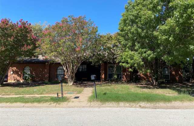 3023 Hilltop Drive Gallery 2