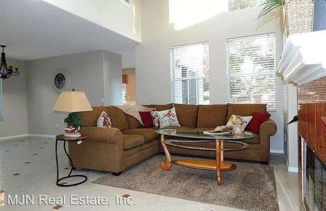 3359 Elmwood Street Gallery 4