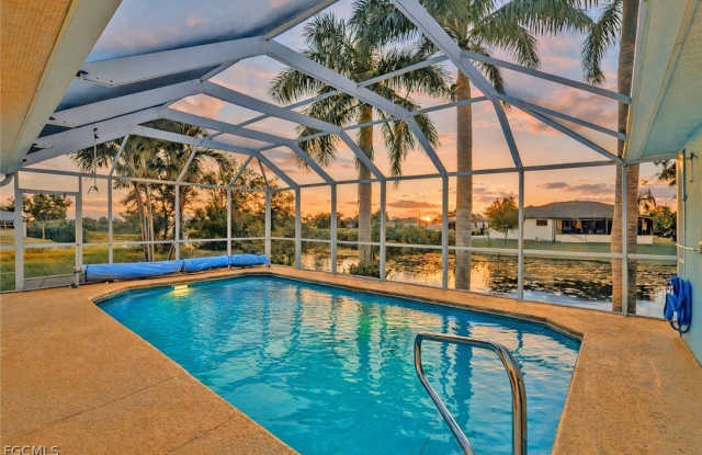 1325 NE 5th Place photos photos