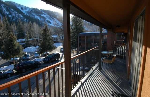 940 Waters unit: 307 photos photos