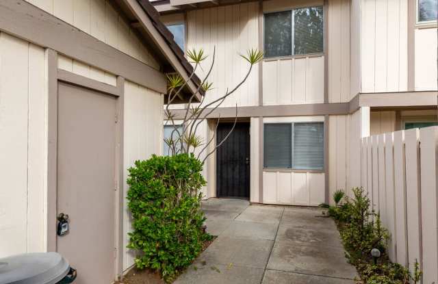 3 bed, 2 bth, TOWNHOME in RANCHO BERNARDO Gallery 3