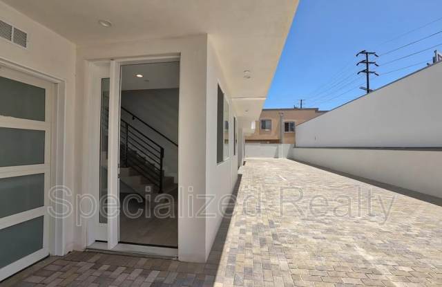 1406 Eagle Vista Drive Gallery 2