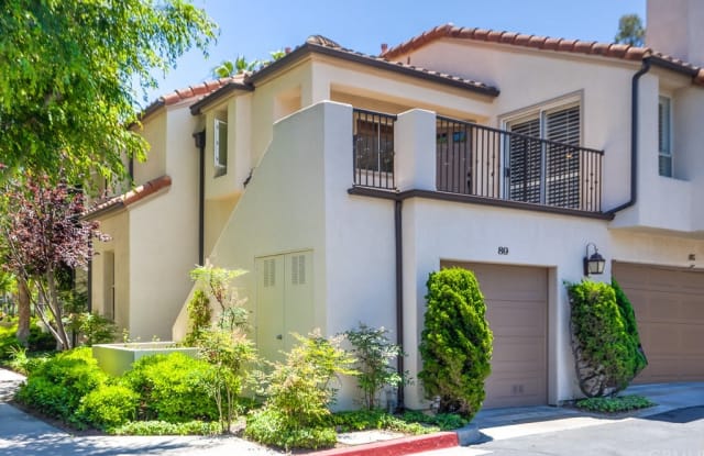 89 Corsica Drive - 89 Corsica Drive, Newport Beach, CA 92660