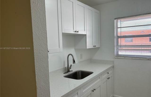 1541 NE 8th St photos photos
