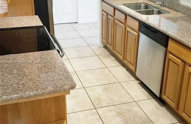 3530 SW 22nd St photos photos