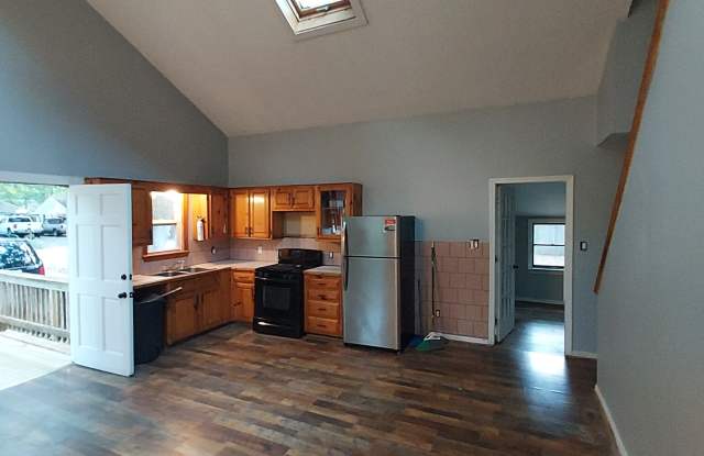 136 Robin Road photos photos