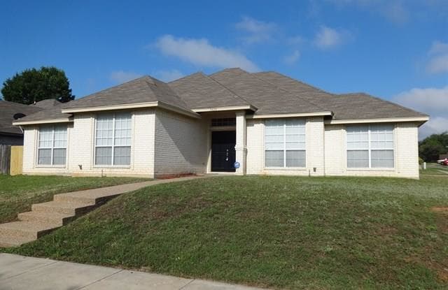 5428 Crested Butte Circle - 5428 Crested Butte Circle, Arlington, TX 76017