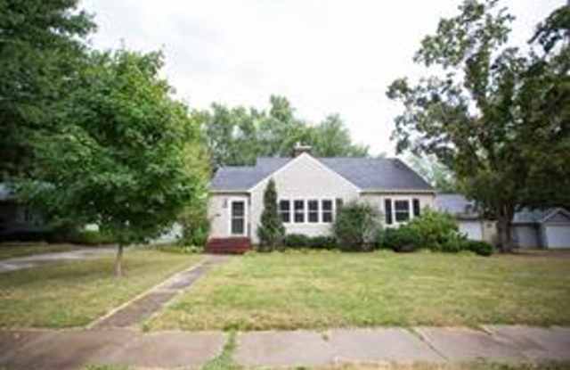 3 Bedroom house close to UIHC and Kinnick photos photos