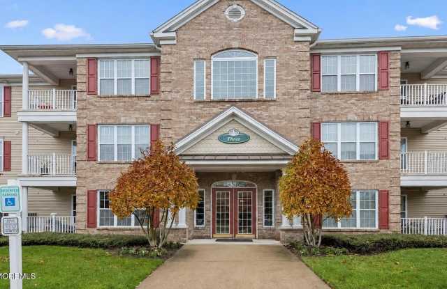 338 Sophee Lane Gallery 2