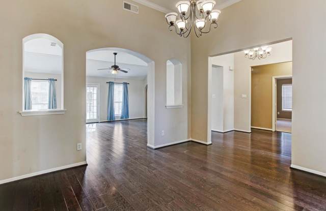 5407 Oak Cove Drive Gallery 4