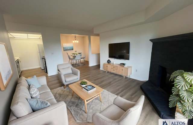 **$500 Move in Special** Updated Spacious 1 bed/1 bath in Aurora photos photos **$500 Move in Special** Updated Spacious 1 bed/1 bath in Aurora photos photos