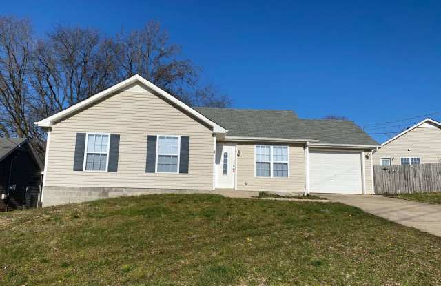 Great Rental....3/2 Bath, near playground, Close to Post. Fenced in Backyard! photos photos