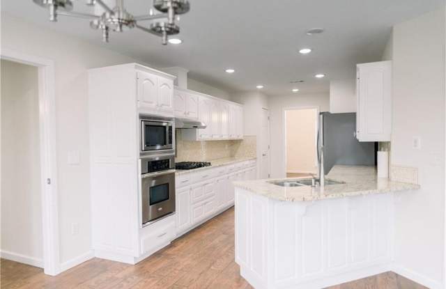3 Acorn  CIR photos photos