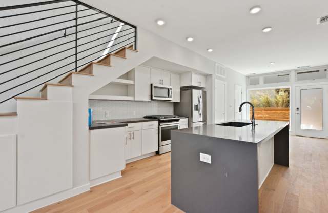 2002 E 7th St #246, Austin, Texas 78702 - 2002 East 7th Street, Austin, TX 78702
