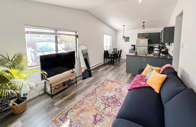 3324 W Kiowa St photos photos