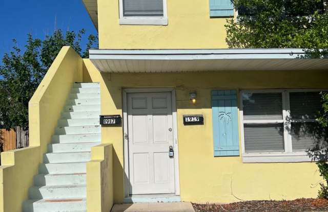 Fantastic Neptune Beach Rental - 1 block from the beach! photos photos Fantastic Neptune Beach Rental - 1 block from the beach! photos photos