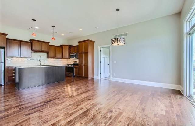 19280 Castle Court Gallery 4