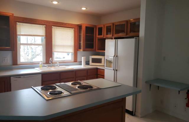 Spacious 3 BD/2 BA home by Bryan Park! photos photos Spacious 3 BD/2 BA home by Bryan Park! photos photos