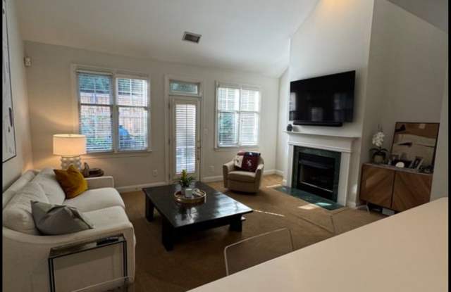 1156 Hampton Gardens Lane Gallery 4