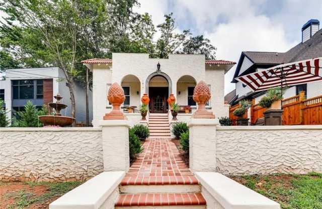 1417 Lanier Place NE Gallery 2