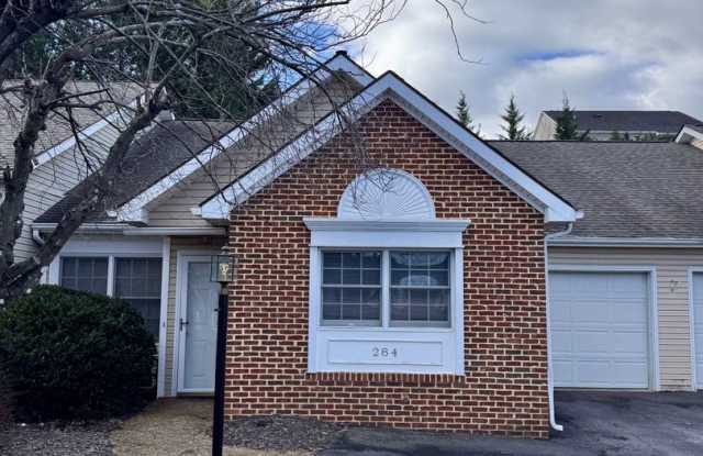 Townhouse for Rent on Emerald Drive - 284 Emerald Drive, Harrisonburg, VA 22801
