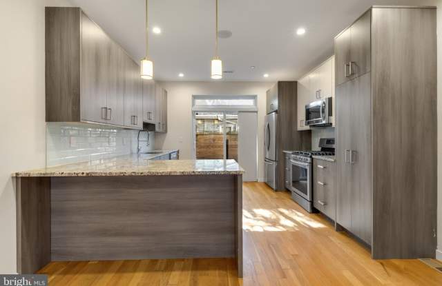 2242 WILDER Street photos photos
