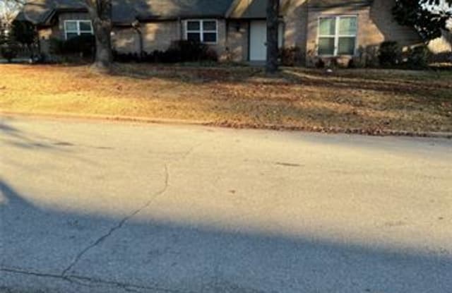 522 Fairway Drive - 522 Fairway Drive, Broken Arrow, OK 74011
