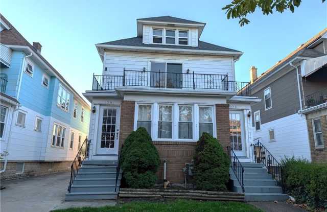 154 Lincoln Boulevard Gallery 1