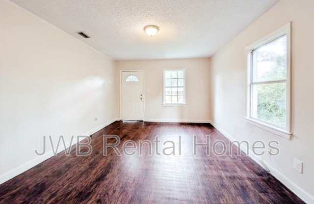 3137 1st St W Gallery 4