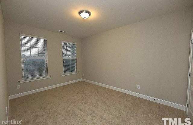 207 Acorn Hollow Place Gallery 2