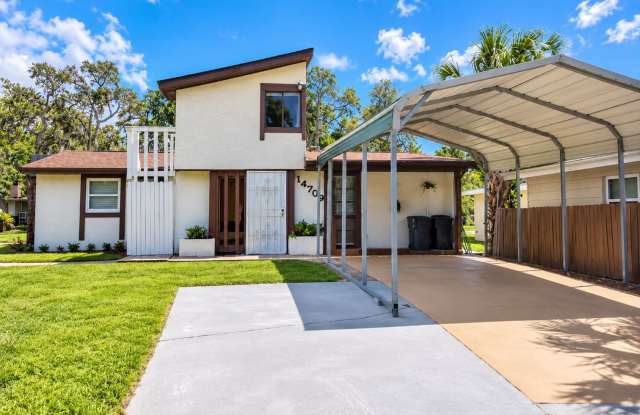 Charming Hudson Home with Character & Coastal Convenience! Gallery 3