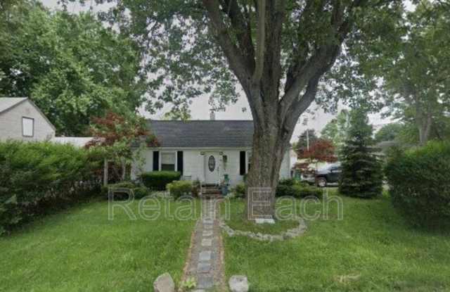 250 Mercer Ave photos photos