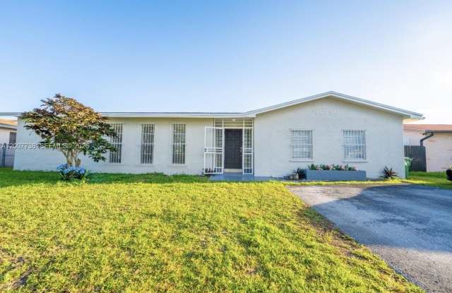 10750 SW 173rd St photos photos