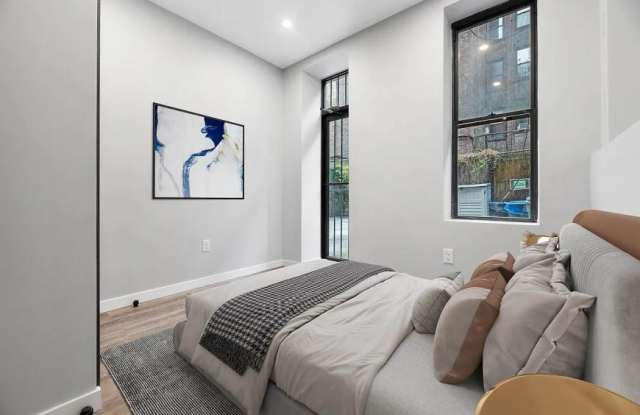 437 West 46th Street photos photos