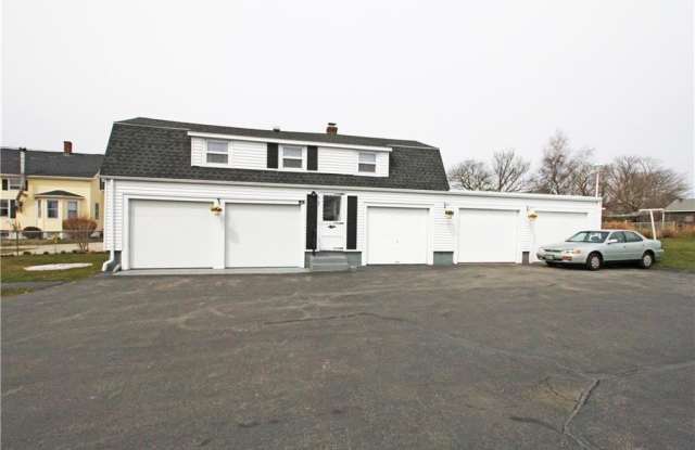 563 Aquidneck Avenue photos photos