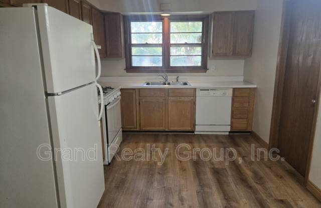 608 Deerpath Gallery 3