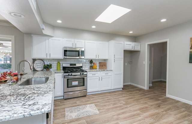 5151 E VERDE Lane Gallery 2