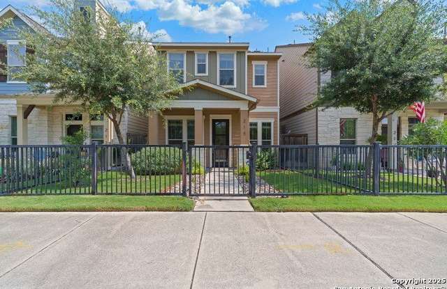 215 E COURTLAND PL photos photos