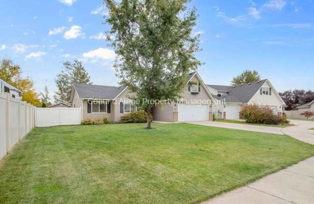 3 bed house w/ bonus room Gallery 1