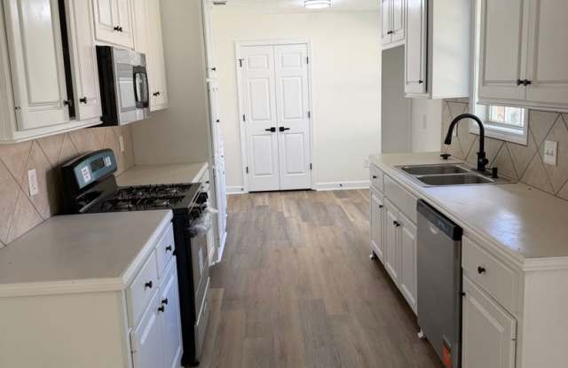 3Bed 2bath in Ridgeland Gallery 4