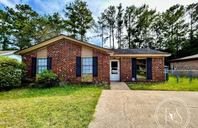 Charming 3-bedroom/2-bath home in Garden Heights subdivision Gallery 3
