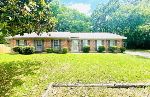 ** 4 Bed 2 Bath located in Brentwood ** Call 334-366-9198 to schedule a self showing photos photos