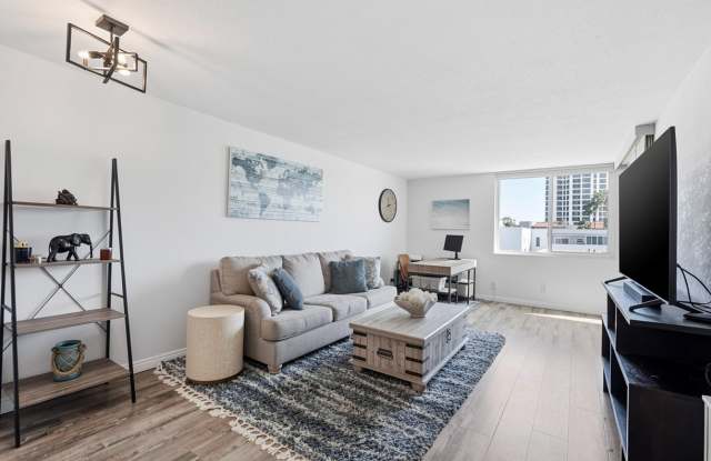 1140 E Ocean Blvd photos photos