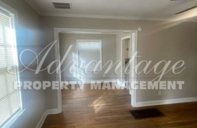 Very Nice Newly Rehabbed Duplex in Castalia Heights Area Gallery 4