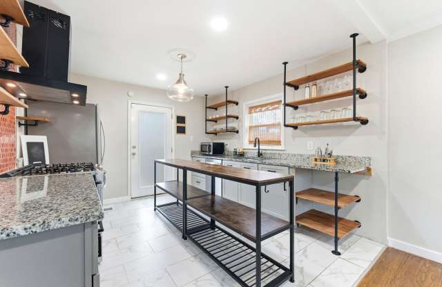 Charming 3BR House in Atlanta Gallery 4