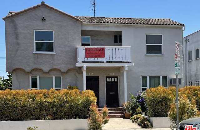 368 N GENESEE Ave unit: 2 photos photos