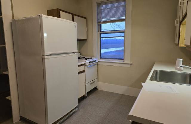 1010 US Route 5 - 1010 U.S. 5, Windsor County, VT 05156